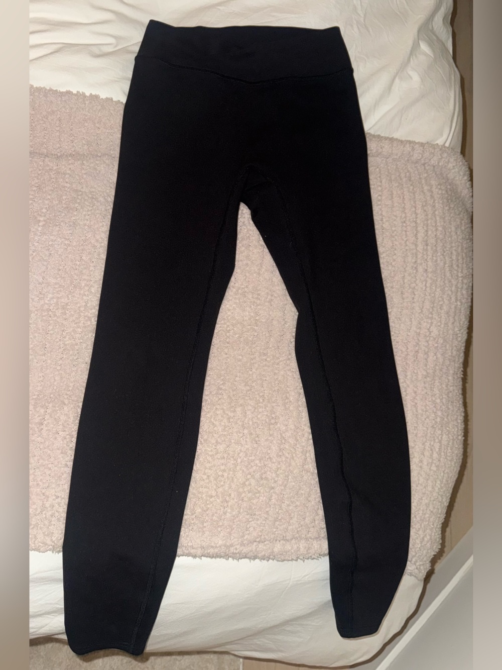 V-Waist Black High-Rise Leggings - Picture 3 of 4